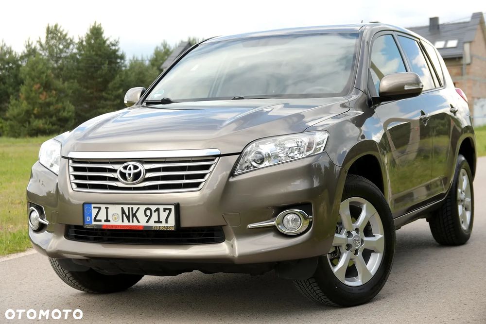 Toyota RAV4 - 1