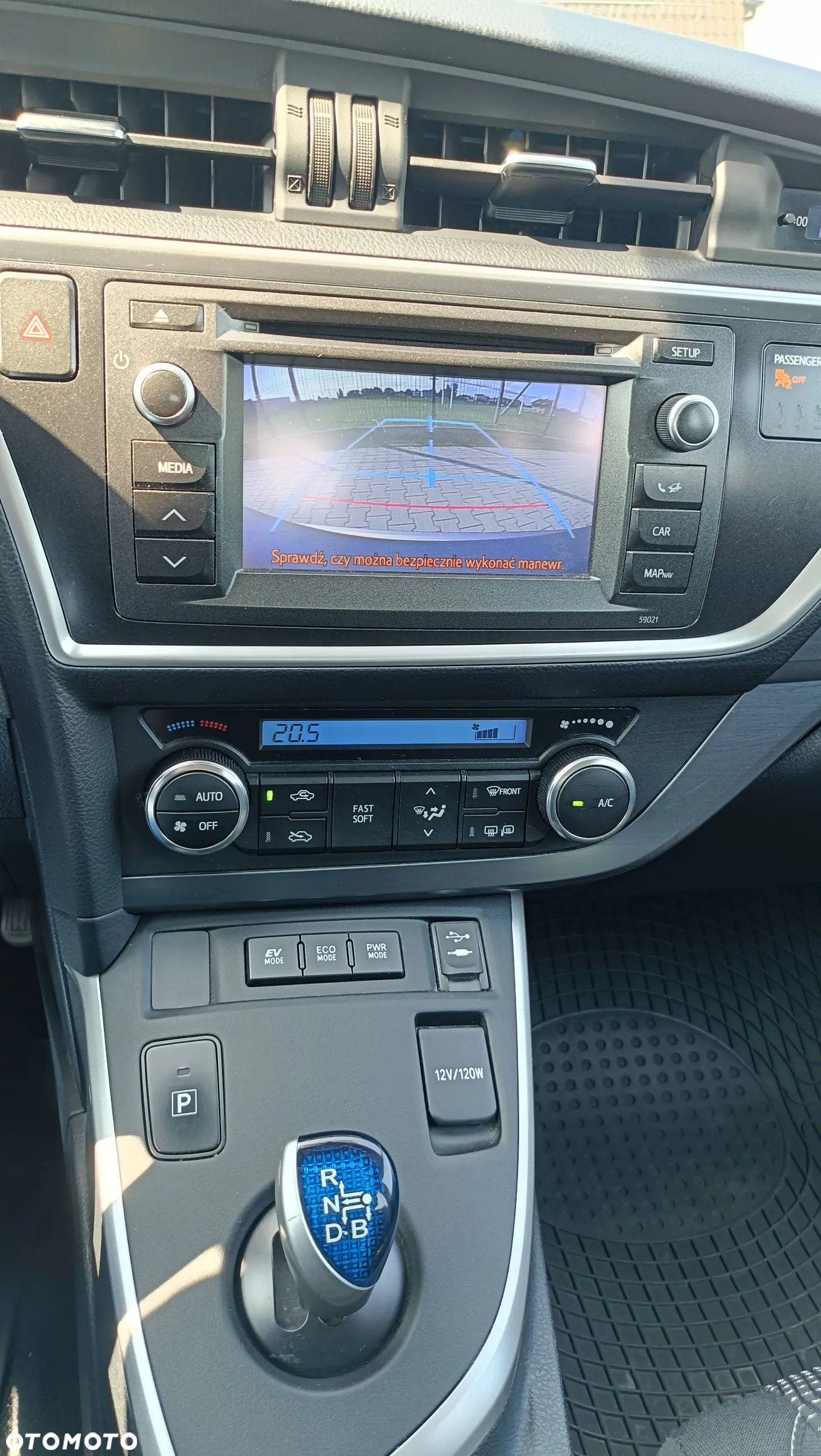 Toyota Auris Hybrid 135 Premium - 14