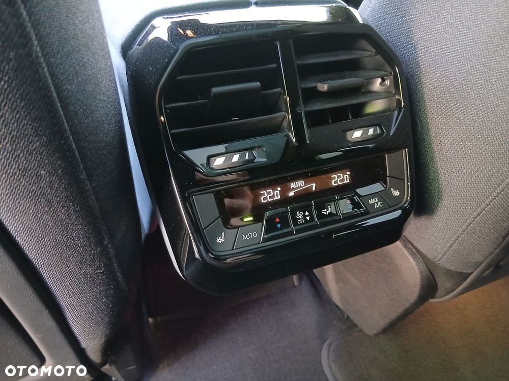 BMW iX xDrive40 76.6kWh - 30