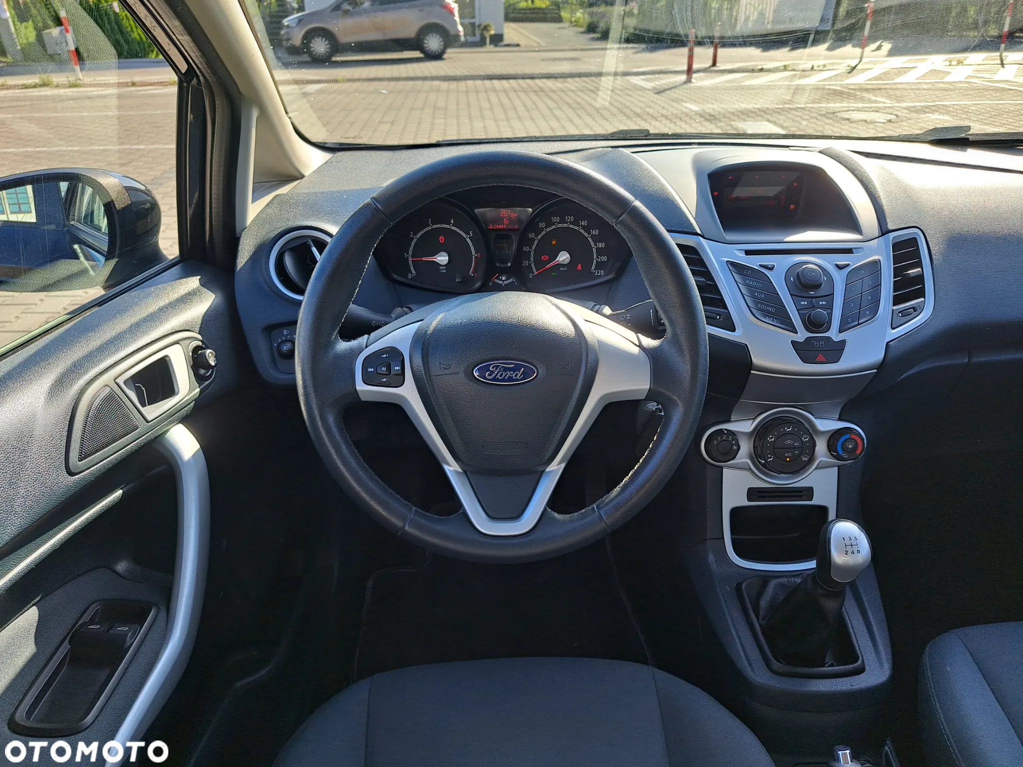 Ford Fiesta 1.25 Ambiente - 23