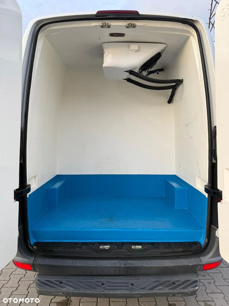 Mercedes-Benz Sprinter - 12