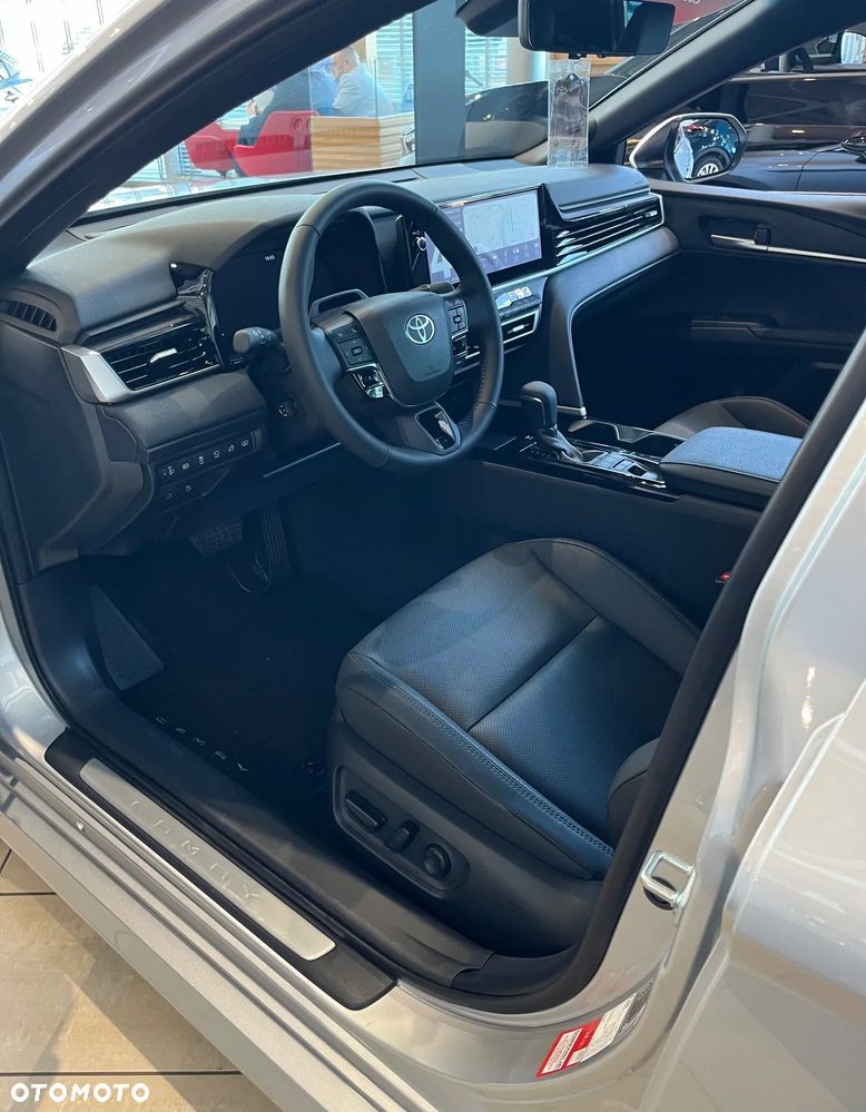 Toyota Camry - 7