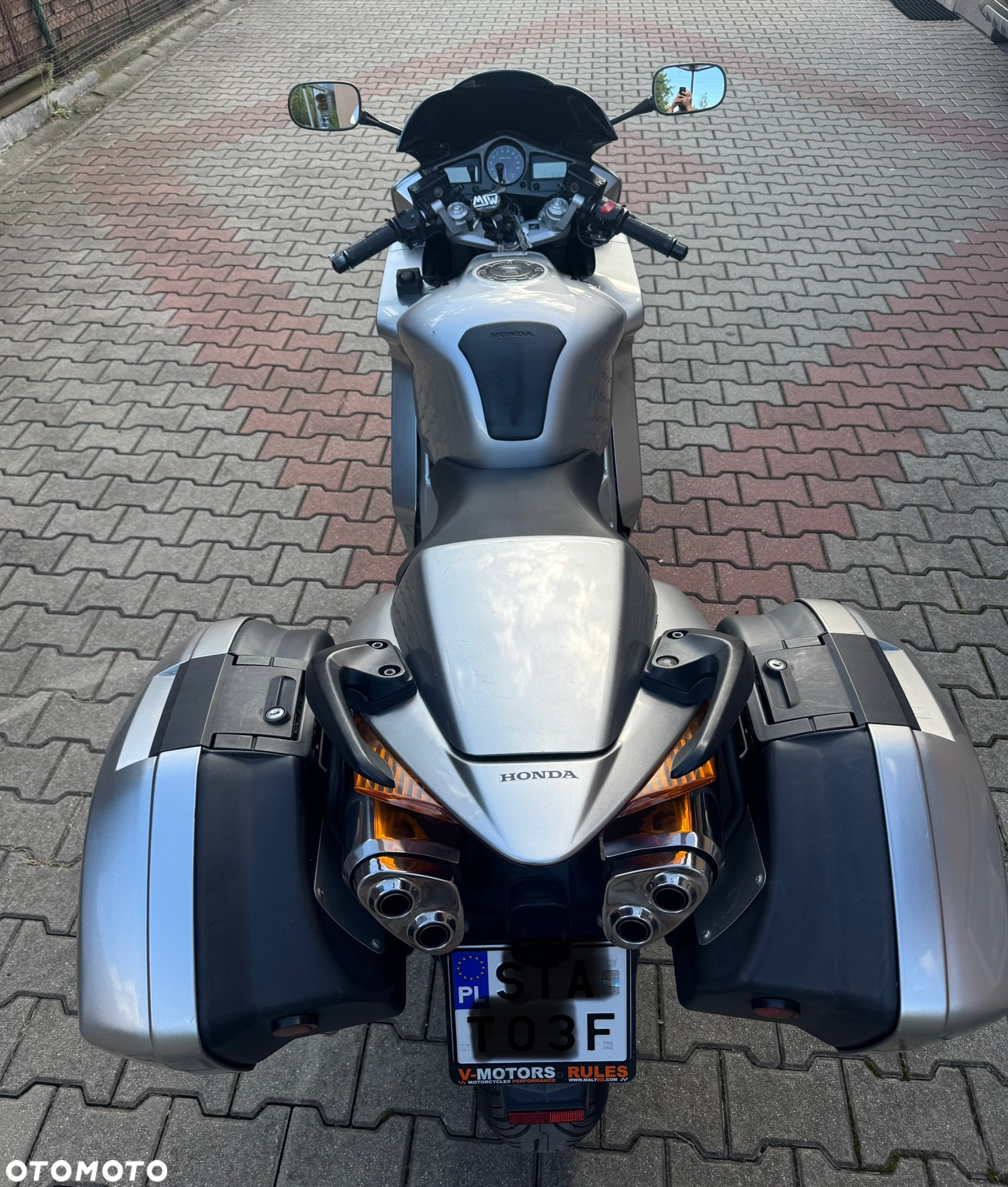 Honda VFR - 9