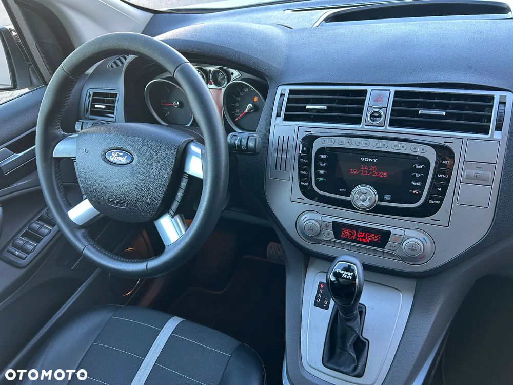 Ford Kuga 2.0 TDCi 4x4 Titanium - 27