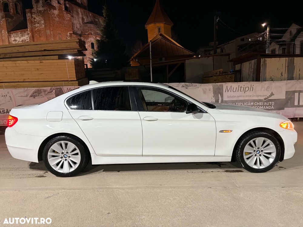 BMW Seria 5 520d - 13
