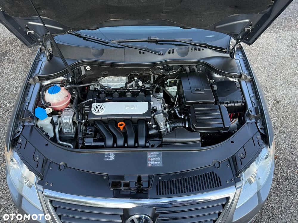 Volkswagen Passat 2.0 FSI Comfortline - 24