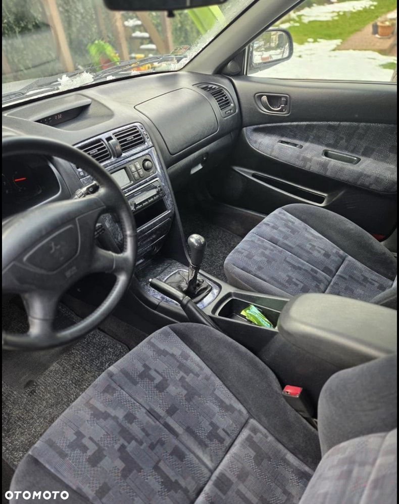 Mitsubishi Galant - 3