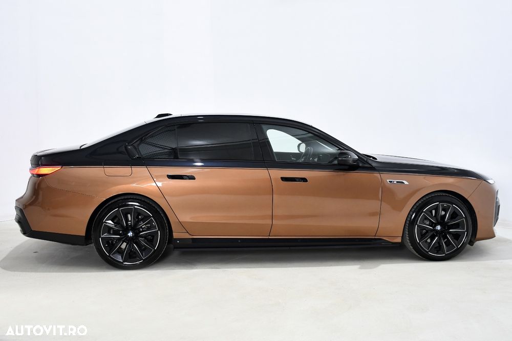 BMW i7 - 7