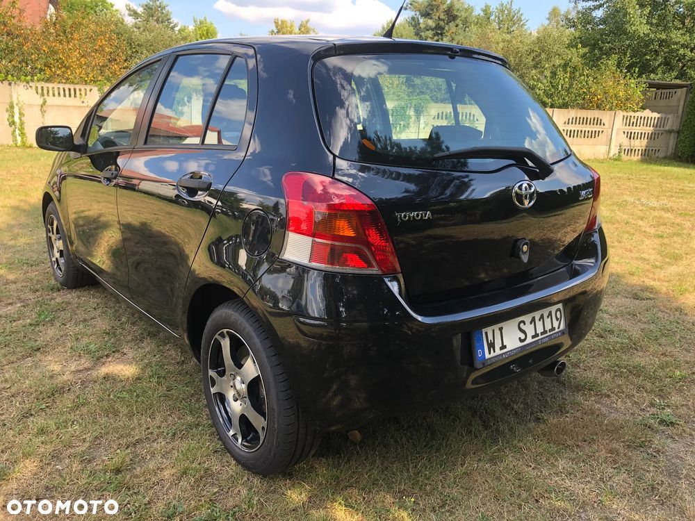 Toyota Yaris - 10