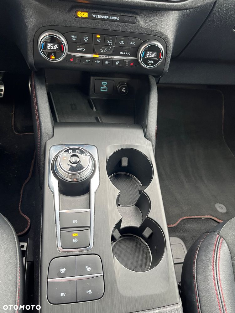 Ford Kuga 2.5P PHEV FWD ST-Line X - 17