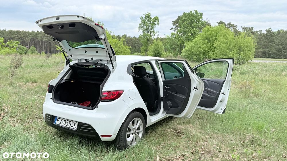 Renault Clio 1.2 16V Limited EU6 - 11