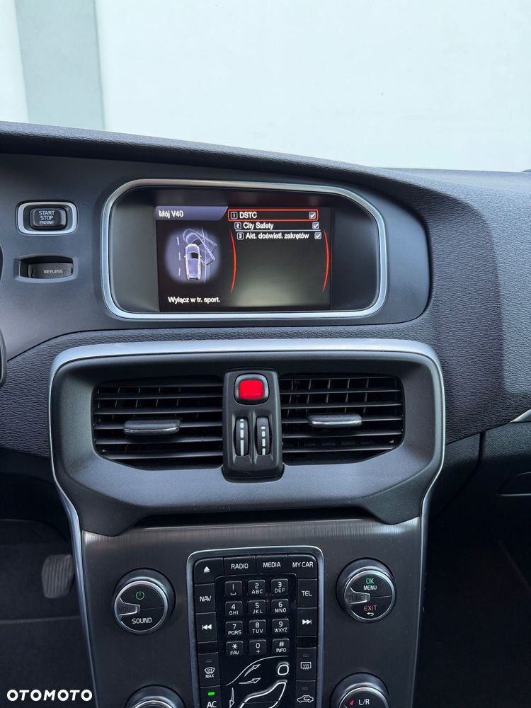 Volvo V40 D3 Summum - 11