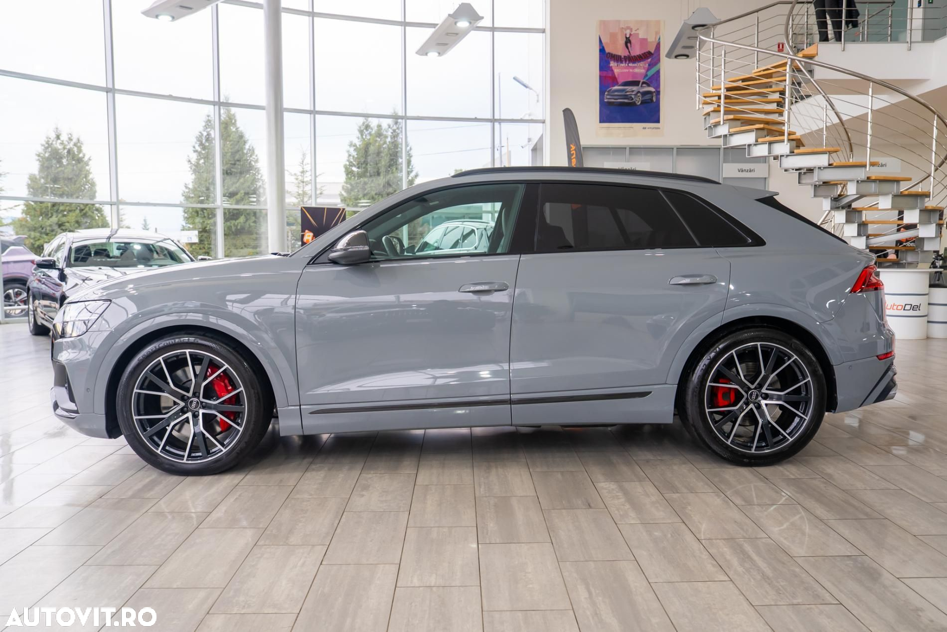 Audi SQ8 - 8