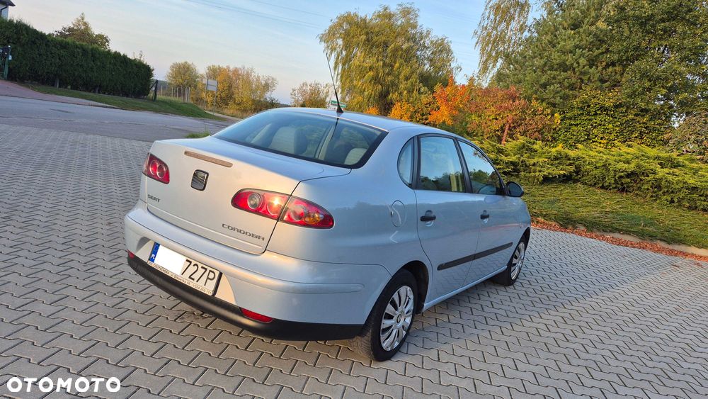 Seat Cordoba 2004 photo 4