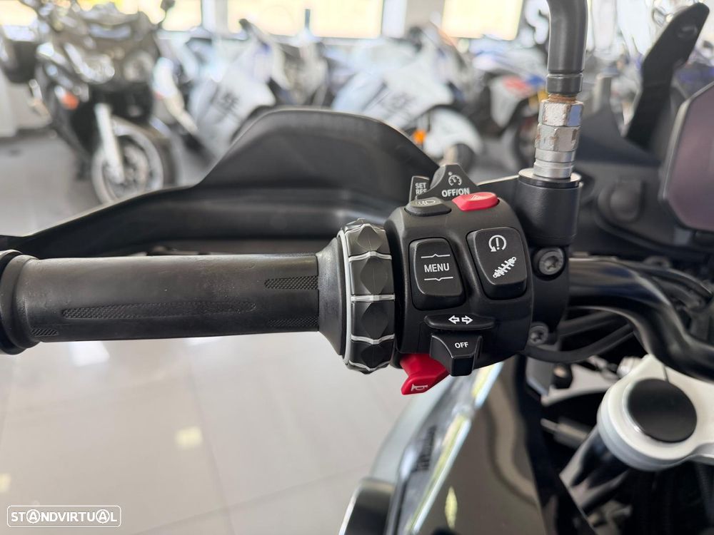BMW F 750 GS TRIPLE BLACK - 6