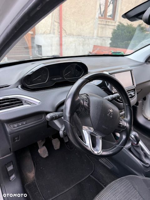 Peugeot 208 - 7