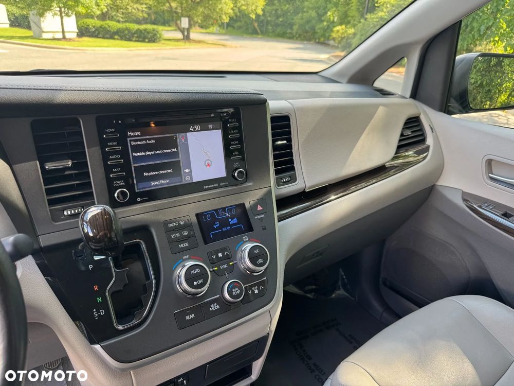 Toyota Sienna 3.5 V6 XLE AWD - 17