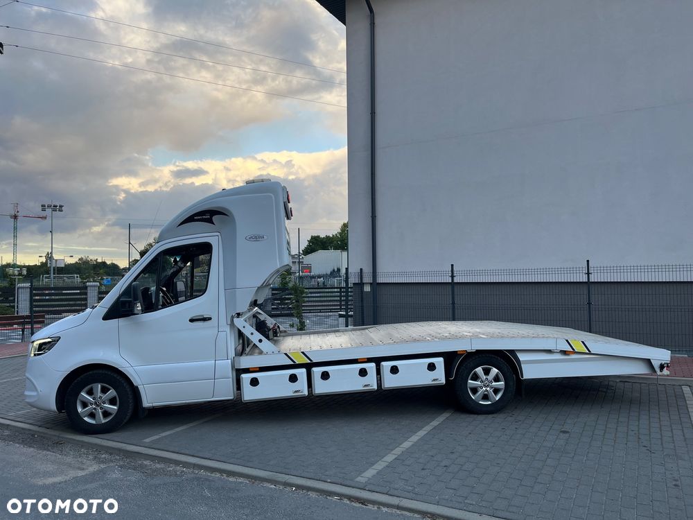 Mercedes-Benz Sprinter 319 CDI V6 - 12