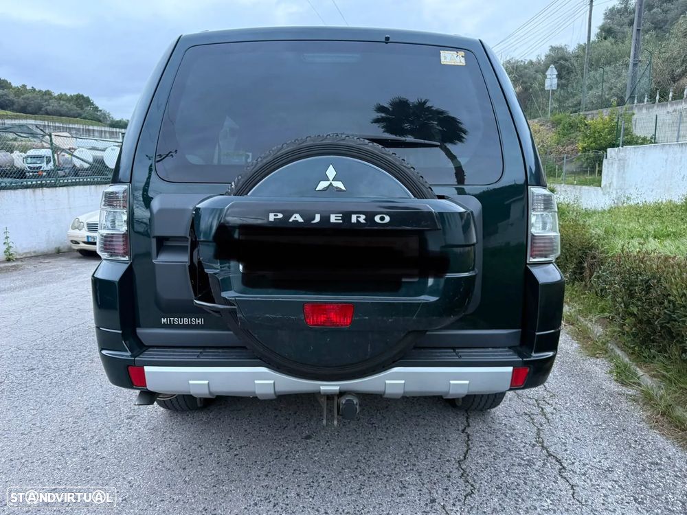 Mitsubishi Pajero - 4