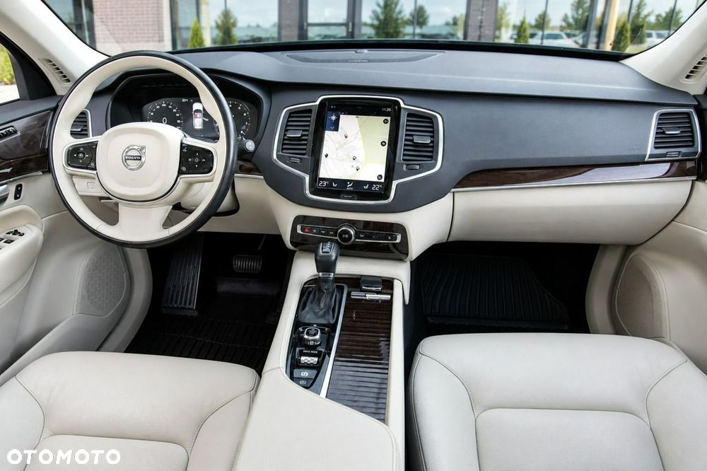 Volvo XC 90 - 18