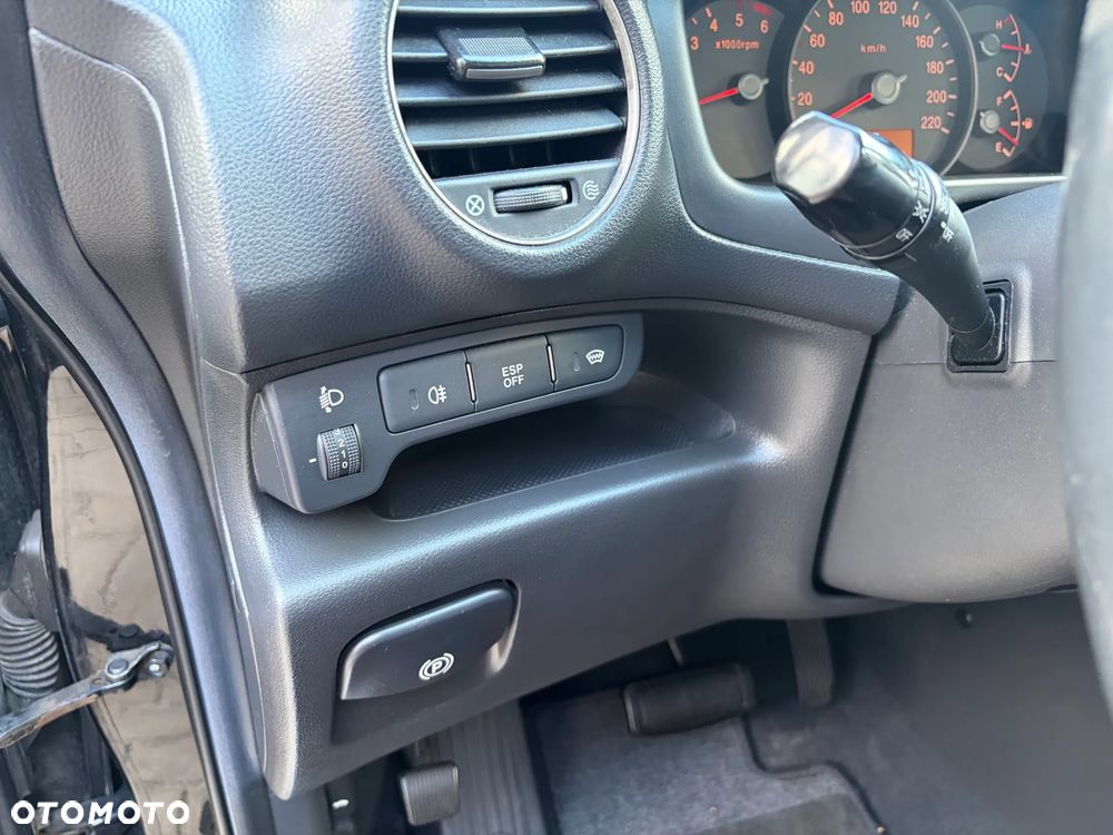 Kia Carens - 25