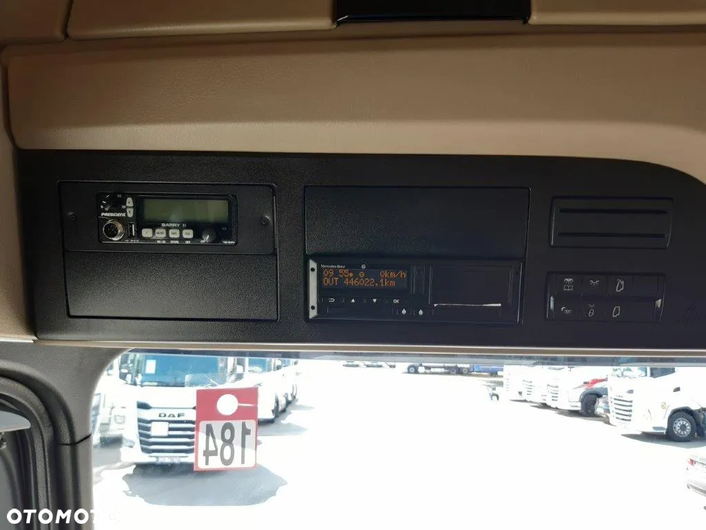 Mercedes-Benz ACTROS (30328) - 17