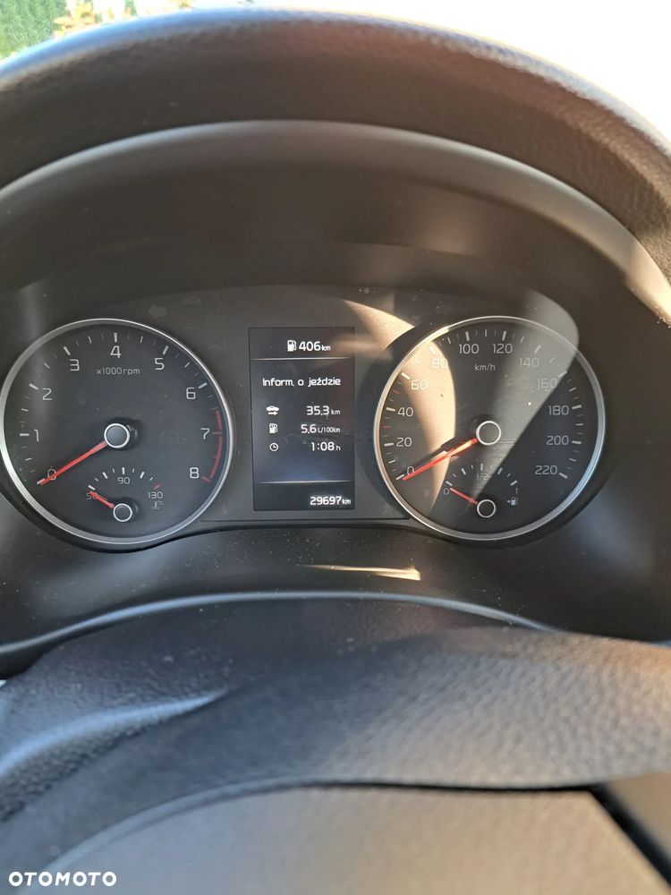 Kia Rio 1.2 L - 8