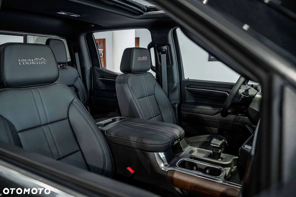 Cadillac Escalade - 38