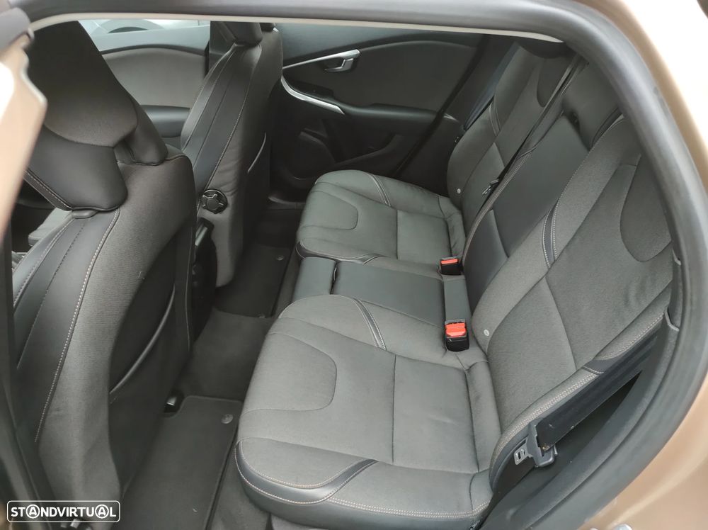 Volvo V40 Cross Country 1.6 D2 Momentum - 15