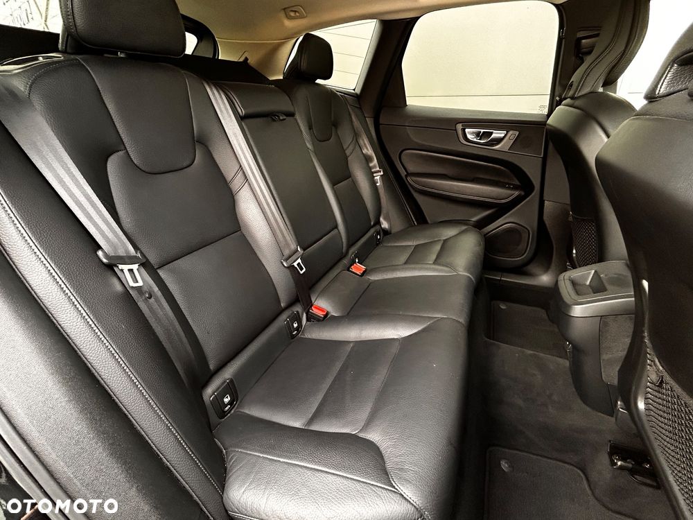 Volvo XC 60 B4 D Geartronic Momentum - 8