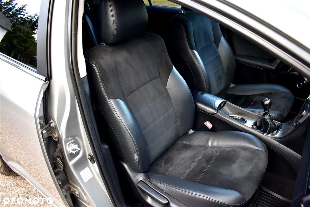 Toyota Avensis Touring Sports 1.8 Edition S+ - 21