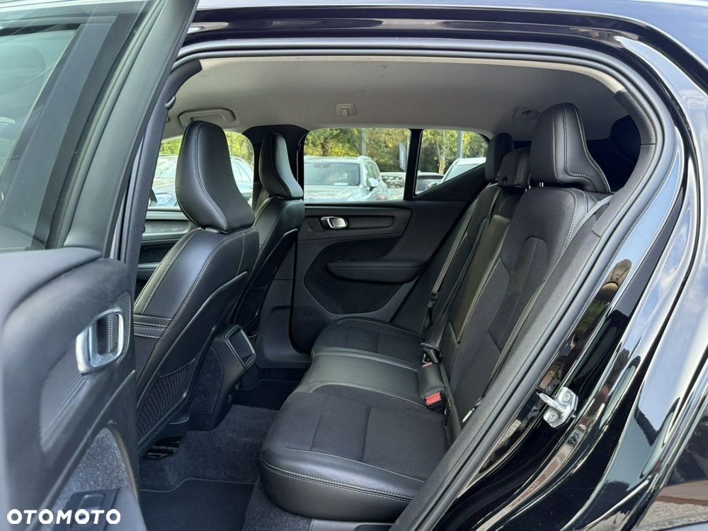 Volvo XC 40 T3 Momentum Pro - 17