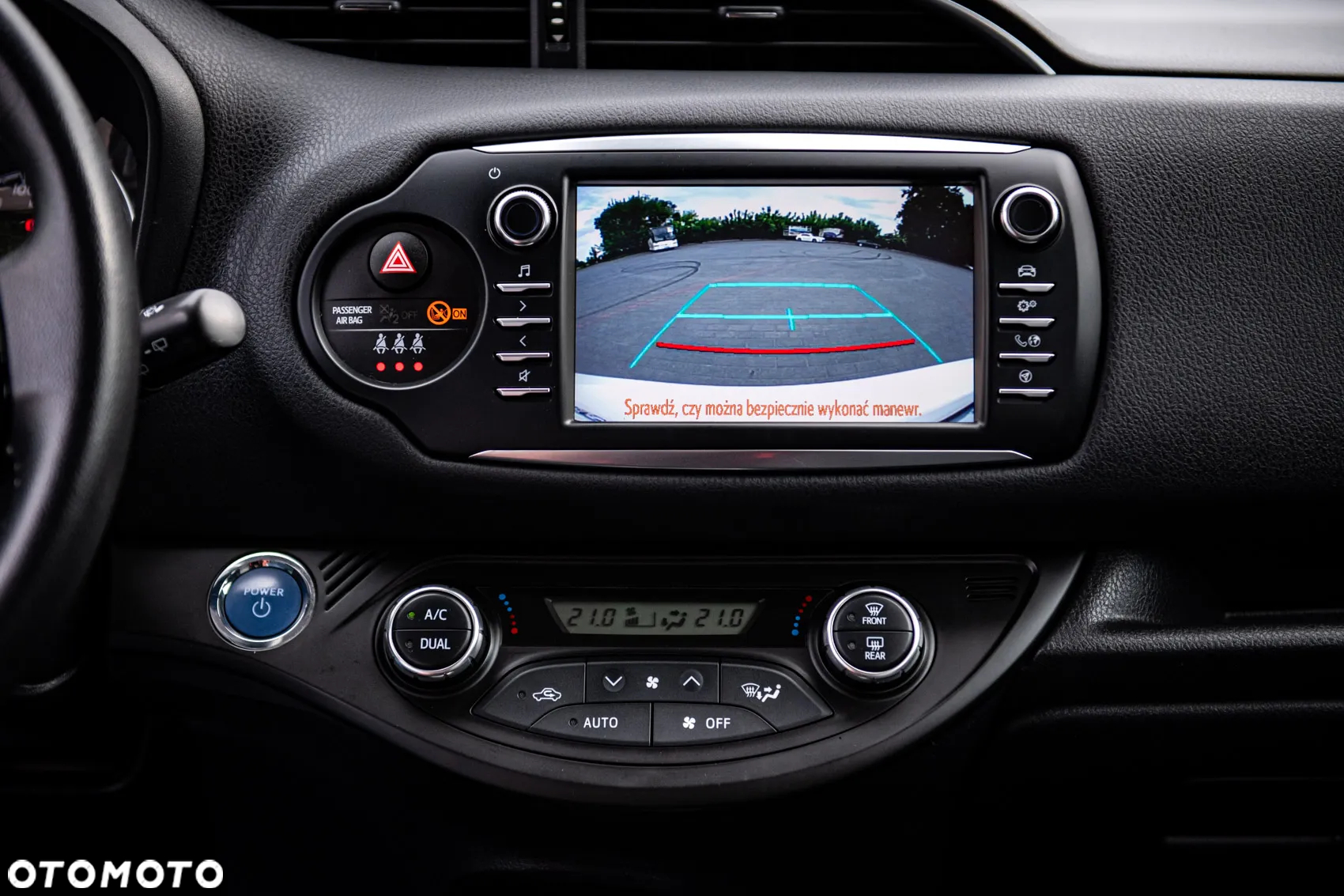 Toyota Yaris Hybrid 100 Premium EU6 - 19