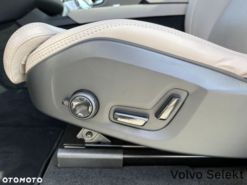Volvo XC 90 - 13