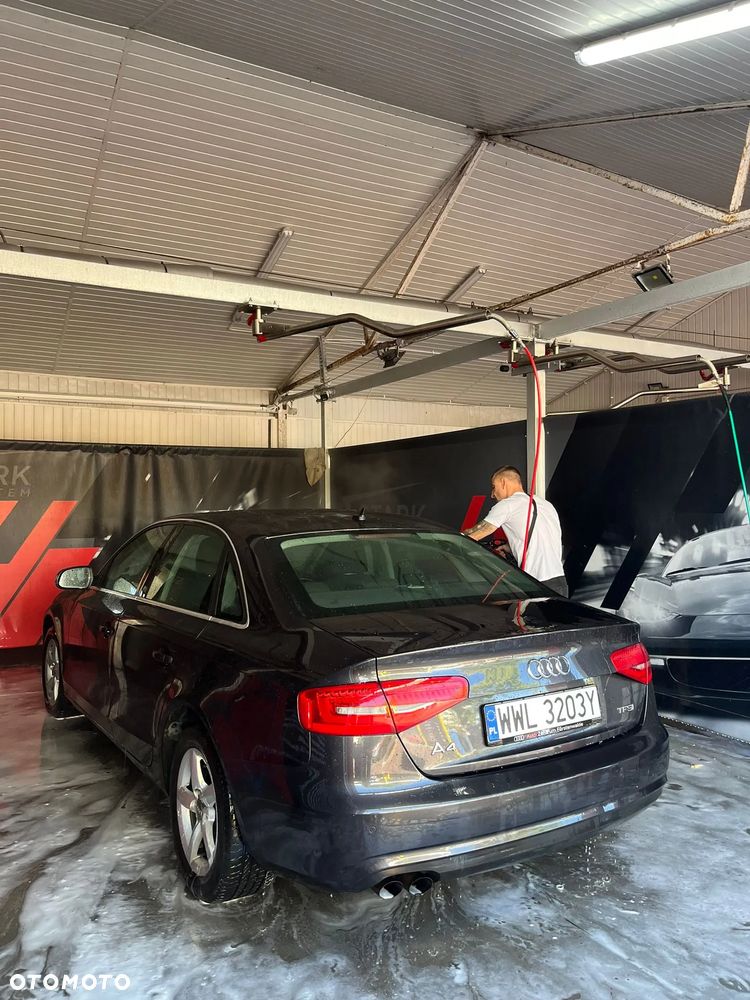 Audi A4 Limousine - 3