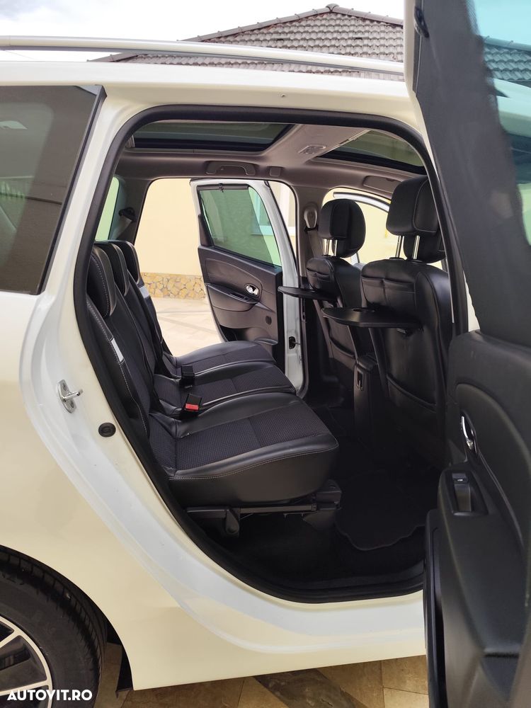 Renault Grand Scenic - 11