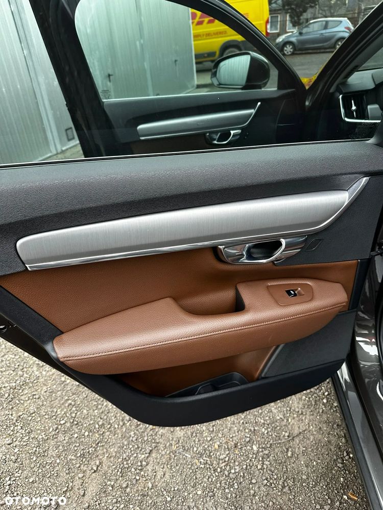 Volvo V90 D4 SCR Momentum Pro - 8
