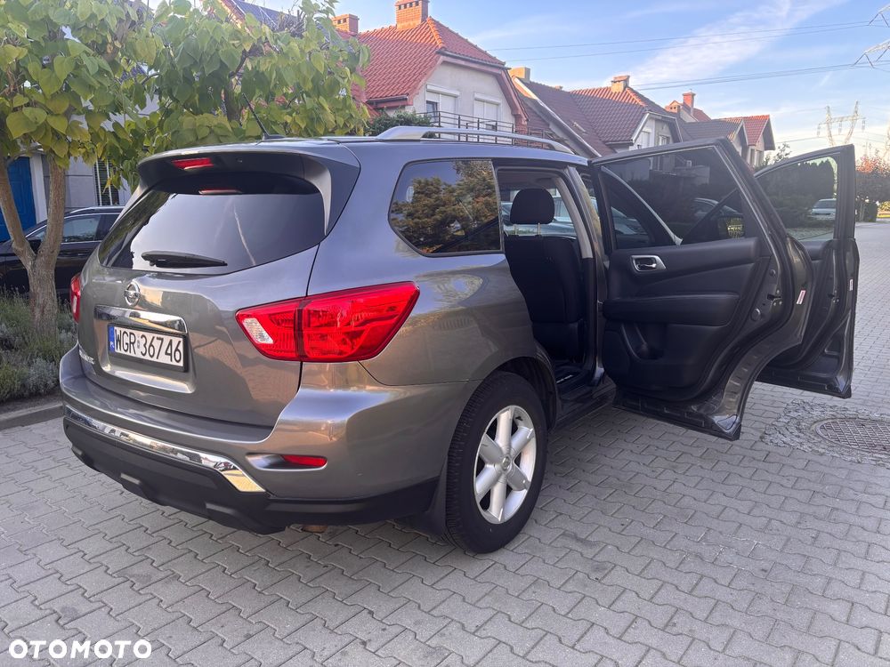 Nissan Pathfinder - 5