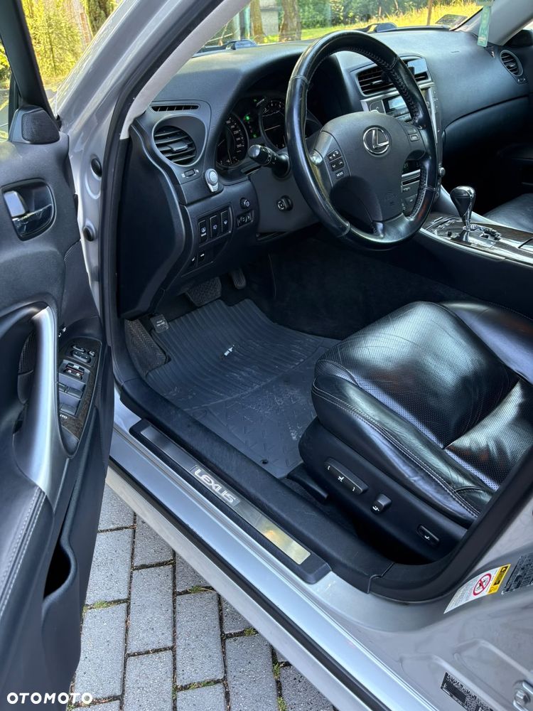 Lexus IS 250 Prestige - 12