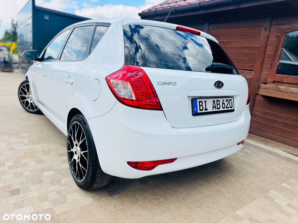 Kia Ceed 1.4 CVVT Dream-Team Edition - 6