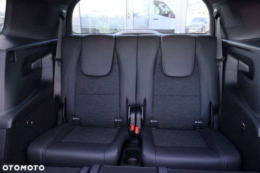 Mercedes-Benz GLB - 23