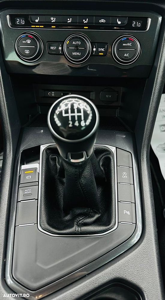 Volkswagen Tiguan - 26