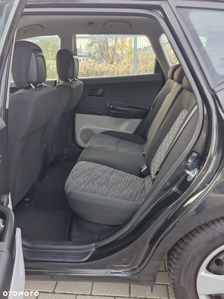 Kia Venga 1.4 CVVT Vision - 16