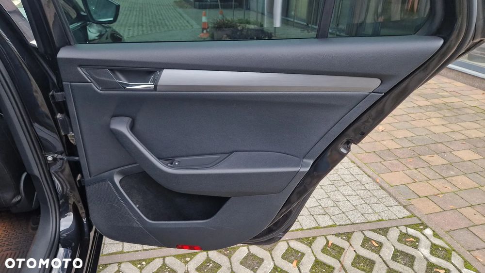 Skoda Superb 1.6 TDI GreenLine - 36