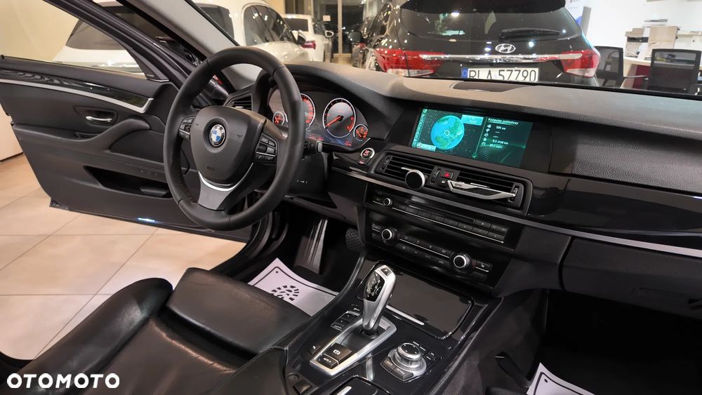 BMW Seria 5 530d Luxury Line - 27