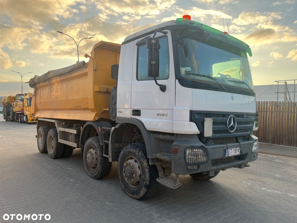 Mercedes-Benz Actros - 1