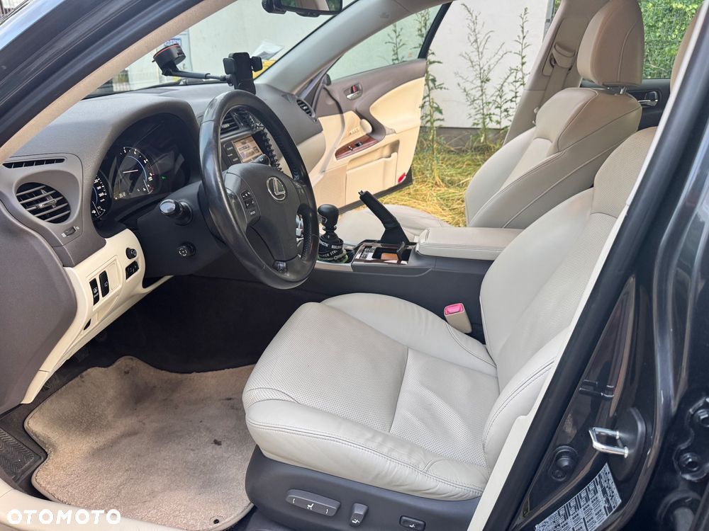 Lexus IS 220 D Prestige - 18
