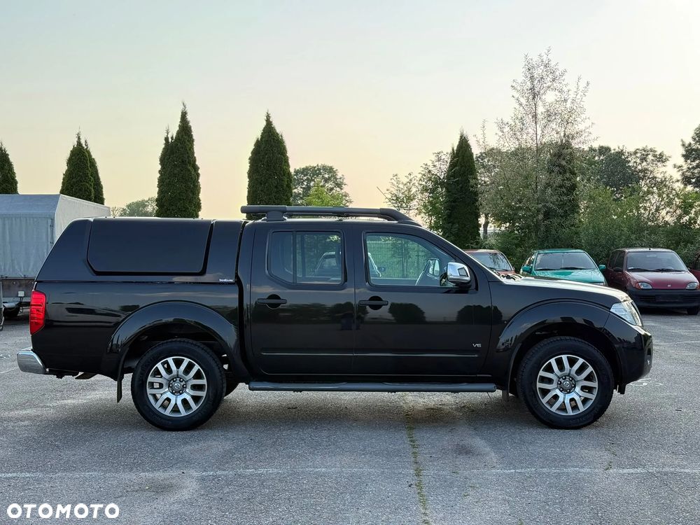 Nissan Navara 3.0 D V6 Platinum Long EU5 - 10