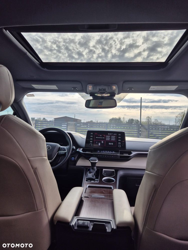 Toyota Sienna - 10