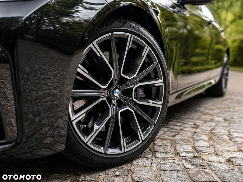 BMW Seria 7 750i xDrive - 23